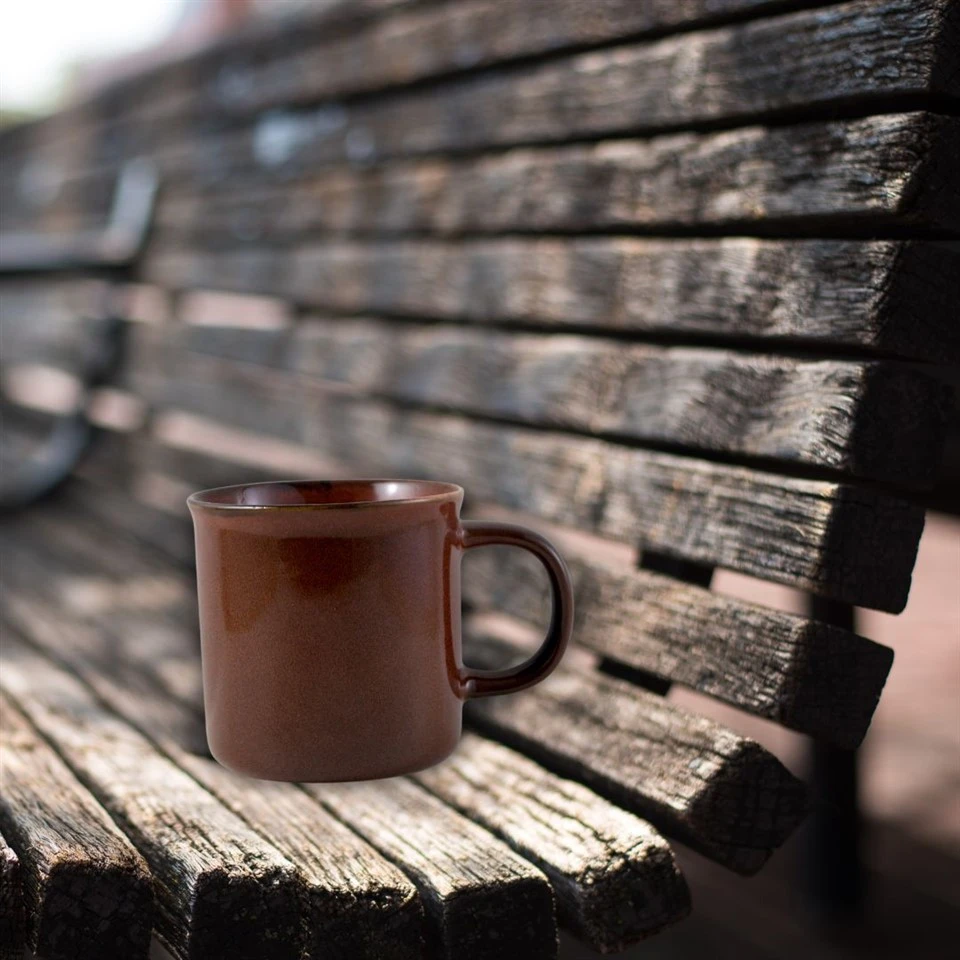 Tasse à glaçage réactif en grès tressé marron