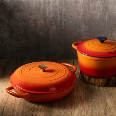 Cocotte en fonte émaillée orange avec poignée