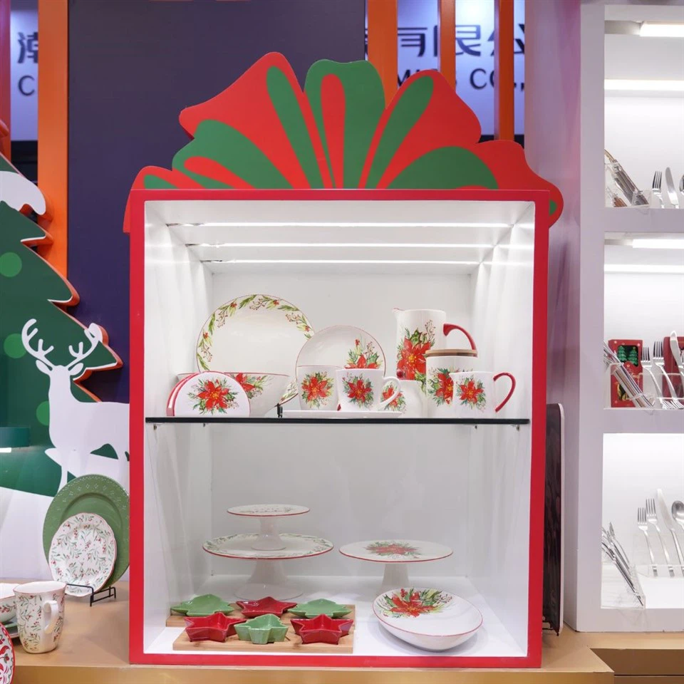 Service de table de la collection Poinsettia de Noël WWS